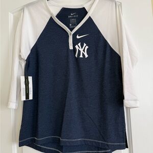 Nike Yankees Dri-Fit Raglan Henley Shirt Women’s Small Navy/White NWT